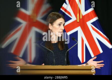 (200401) -- PECHINO, 1 aprile 2020 (Xinhua) -- il primo ministro neozelandese Jacinda Ardern parla durante una conferenza stampa tenutasi a Wellington, Nuova Zelanda, il 31 marzo 2020. (Hagen Hopkins/Getty/Pool via Xinhua) Foto Stock