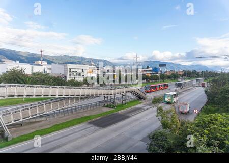 10 ottobre 2019: Le strade del nord della città di Bogotà vuoto, a causa della allerta e la diffusione del coronvirus, COVID-19 credito: Daniel Garzon Herazo / ZUMA filo / Alamy Live News Foto Stock