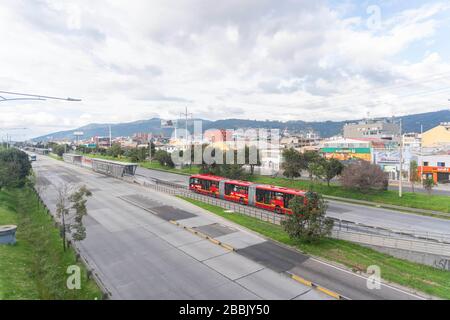 10 ottobre 2019: Le strade del nord della città di Bogotà vuoto, a causa della allerta e la diffusione del coronvirus, COVID-19 credito: Daniel Garzon Herazo / ZUMA filo / Alamy Live News Foto Stock