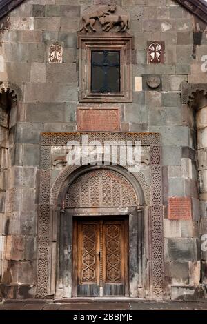 Monastero di Geghard, complesso della chiesa armena, provincia di Kotayk, Armenia, Caucaso, Asia Foto Stock