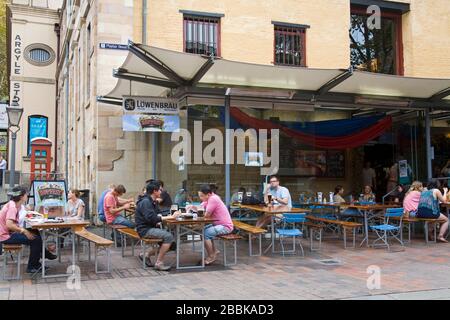 Ristorante Lowenbrau su Playfair Street nel quartiere Rocks, Sydney, nuovo Galles del Sud, Australia Foto Stock