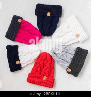 cappelli invernali a maglia Foto Stock