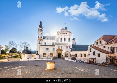 Pardubice, Repubblica Ceca. Vista sul Castello di Pardubice Foto Stock