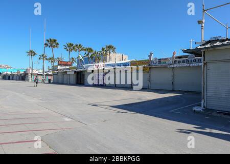 Vista generale di Venice Beach, sulla scia della pandemia del coronavirus COVID-19, giovedì 26 marzo 2020 a Venezia, California, USA. (Foto di IOS/Espa-Images) Foto Stock