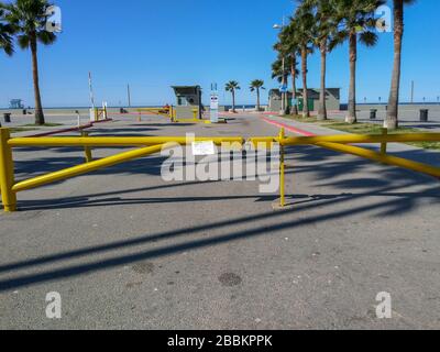 Vista generale di Venice Beach, sulla scia della pandemia del coronavirus COVID-19, giovedì 26 marzo 2020 a Venezia, California, USA. (Foto di IOS/Espa-Images) Foto Stock