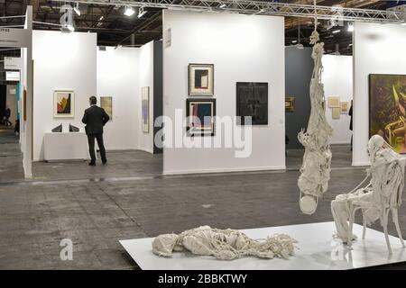 Ammira il panorama all'apertura DI ARCO 2020, la più grande e migliore mostra d'arte di Madrid. Foto Stock