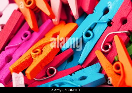 Piccoli spazi di colori diversi si chiudono come una texture e uno sfondo a schermo intero. Foto Stock