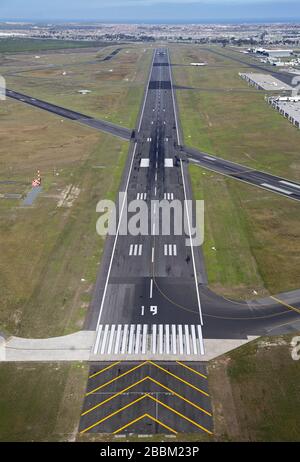 Foto aerea di Airliner sulla pista Foto Stock