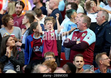 Un giovane Burnley ventola in stand Foto Stock