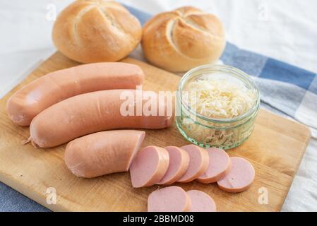 grigliato tedesco sausaged con senape Foto Stock