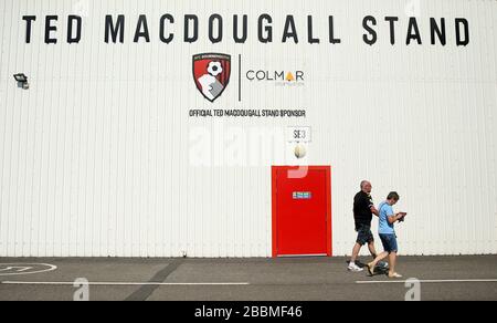 I tifosi della città di Manchester fuori dal suolo Foto Stock