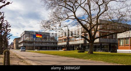 Edifici e Piazza d'ingresso della Corte federale di giustizia della Germania, Bundesverfassungsgericht, BGH. A Karlsruhe, Germania Foto Stock