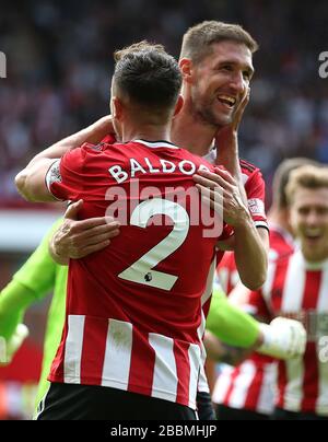 George Baldock (a sinistra) del Sheffield United e Chris Basham celebrano dopo il fischio finale Foto Stock