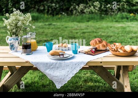 Colazione all'aperto, ristorante all'aperto. Inghilterra Foto Stock
