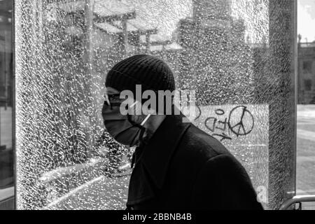 Napoli, CAMPANIA, ITALIA. 15th maggio 2019. 01/04/2020 Napoli, la solidarietà dei napoletani durante il covid-19 virus pandemic.in la foto: Credit: Fabio Sasso/ZUMA Wire/Alamy Live News Foto Stock