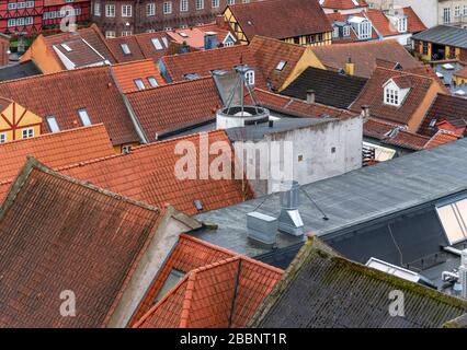 Aalborg, sui tetti. Girato dal tetto del grande magazzino di Sling, situato a: Nytorv 8, 9000 Aalborg, Danimarca. Foto Stock