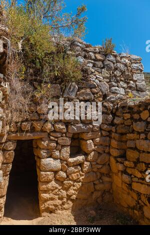 Rovine di Pilko Kaina o Tempio del Sole, Isla del Sol o Isola del Sole, Lago Titicaca, Dipartimento la Paz, Ande, Bolivia, America Latina Foto Stock