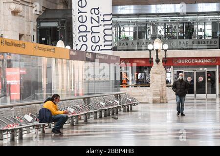 Italia, 31 marzo 2020 : Milano vuota, durante il blocco del coronavirus in Italia. Nella foto la Stazione Centrale. Foto © Matteo Biatta/Sinte Foto Stock