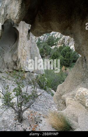 Finestra di outcrop vicino a Stripe Rock, alla City of Rocks National Reserve, Idaho Foto Stock