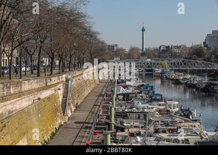 PARIGI, 15° GIORNO, LOCKDOWN PARIGINO Foto Stock