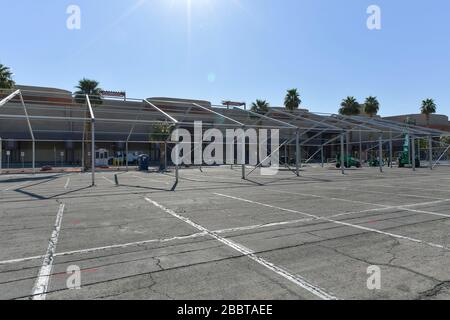 Las Vegas, Stati Uniti. 01st Apr, 2020. Las Vegas costruirà un temporaneo campus di contenimento ospedaliero, un campus di isolamento per i pazienti senza tetto COVID-19 a Las Vegas, Nevada, il 1° aprile 2020. Credito: Damairs carter/Media Punch/Alamy Live News Foto Stock