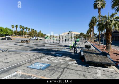 Las Vegas, Stati Uniti. 01st Apr, 2020. Las Vegas costruirà un temporaneo campus di contenimento ospedaliero, un campus di isolamento per i pazienti senza tetto COVID-19 a Las Vegas, Nevada, il 1° aprile 2020. Credito: Damairs carter/Media Punch/Alamy Live News Foto Stock