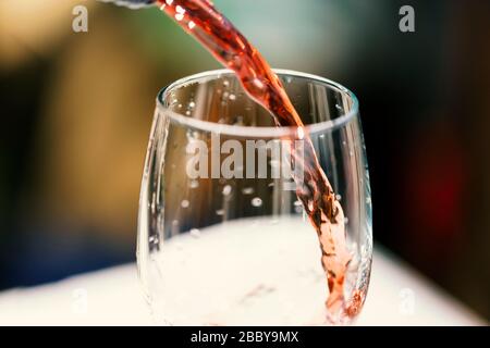 degustazione di oenologia, bottiglia di vino, selezione, grande annata, legno d'annata, spumanti Foto Stock