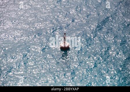 La boa rossa si trova sulle acque del Golfo Persico, Arabia Saudita Foto Stock