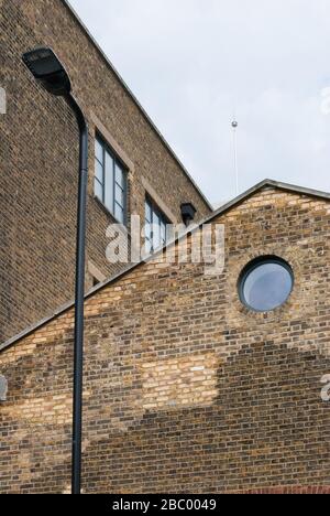 Edifici su Stanley Gardens, East Acton, Londra, W3 Foto Stock