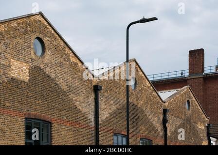 Edifici su Stanley Gardens, East Acton, Londra, W3 Foto Stock