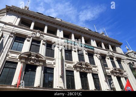 LONDRA, Regno Unito - 7 LUGLIO 2016: Edificio Trocadero a Londra, Regno Unito. Il Trocadero di Londra era un complesso di intrattenimento dal 1896, ma è in fase di rielaborazione. Foto Stock