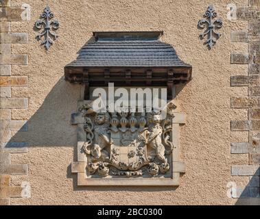 Stemma all'ingresso del Castello di Kliczkow, hotel e centro congressi, a Kliczkow, bassa Slesia, Polonia Foto Stock