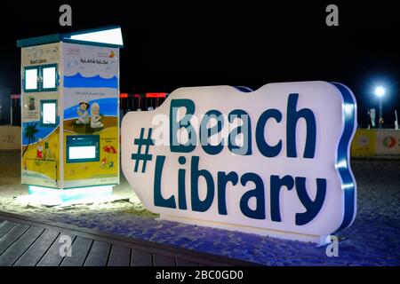 Beach Library a Kite Beach, Dubai, gli Emirati Arabi Uniti Foto Stock