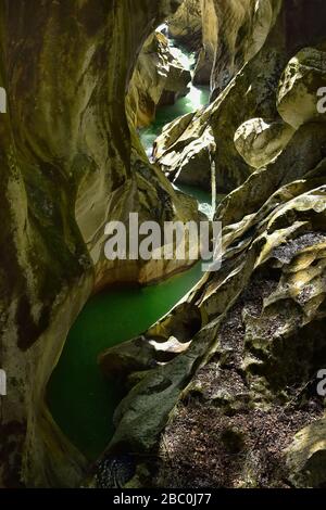 Spettacolare Gorges du Pont-du-Diable , un carsico situato lungo la Dranse de Morzine, Chablais massiccio in alta Savoia, Portes du soleil regione, Francia Foto Stock