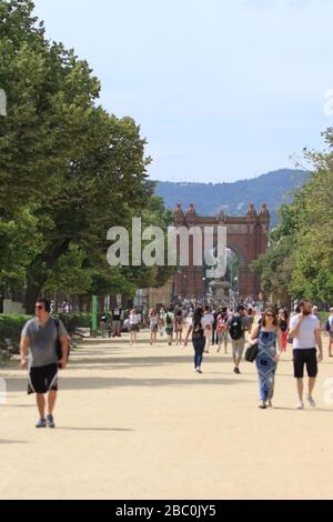 Una vista sull'arco di triomph a Barcellona, Spagna. Foto Stock