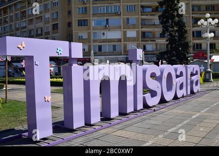 Romania, Timis, Timisoara, segno e giardini, Piata Victoriei, città vecchia. Foto Stock