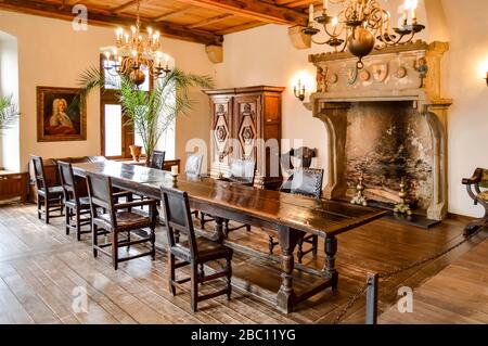 Sala da pranzo del castello Vianden in Lussemburgo Foto Stock