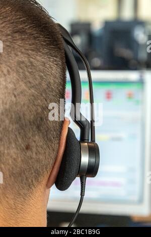 OPERATORE DI CHIAMATA DI EMERGENZA, CDAU, CALL CENTER DIPARTIMENTALE DI EMERGENZA, CORBEIL-ESSONNES, FRANCIA Foto Stock