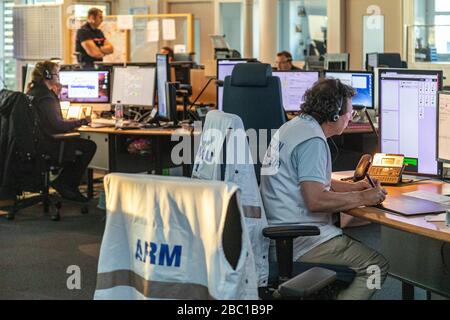 IL MEDICO REGOLATORE DELLA SAMU; CDAU, CALL CENTER DIPARTIMENTALE DI EMERGENZA, CORBEIL-ESSONNES, FRANCIA Foto Stock