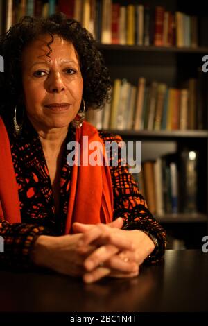 Malika Mokeddem (Kenadsa, Algeria, 5 ottobre 1949) è uno scrittore algerino Foto Stock