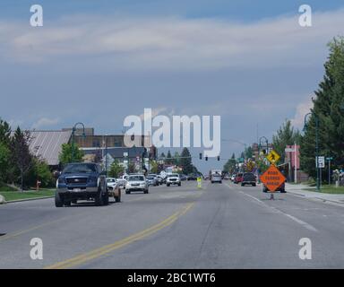 Driggs, Idaho-agosto 2018: Sparato su strade larghe con traffico leggero a Driggs, Idaho. Foto Stock
