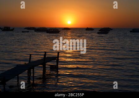 Tramonto sul Lago Titicaca da Copacabana, Bolivia Foto Stock
