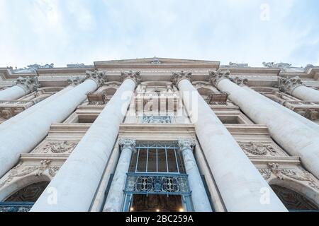 CITTÀ DEL VATICANO, VATICANO - 05 OTTOBRE 2018: Basilica di San Pietro, la basilica più grande del mondo del cristianesimo, Roma, Italia Foto Stock