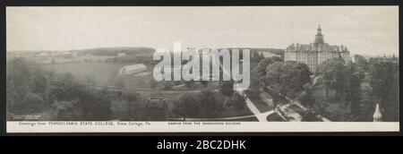 Saluti dal Pennsylvania state College, state College, Pa. - Campus dal Engineering Building Foto Stock