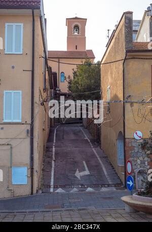 Talamone (Toscana, Italia) - piccolo borgo con porto e castello sul mare, nel comune di Orbetello, Monte Argentario, regione Toscana Foto Stock