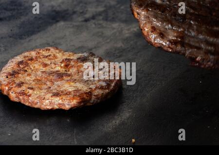 hamburger alla griglia fatti in casa da vicino Foto Stock