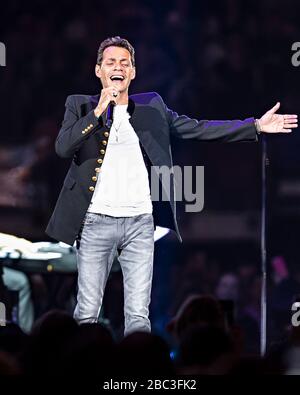 La sensazione di canto latino Marc Anthony si esibisce all'American Airlines Arena di Miami, Florida. Foto Stock