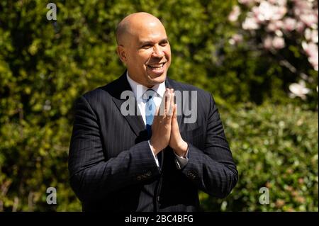 Il senatore statunitense Cory Booker (D-NJ) parla a una conferenza stampa a Hackensack, New Jersey. Foto Stock