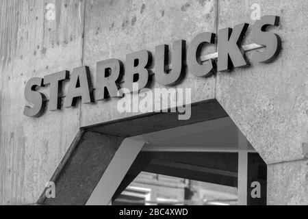 Logo Starbuck su un muro ad Amsterdam Paesi Bassi 2020 Foto Stock