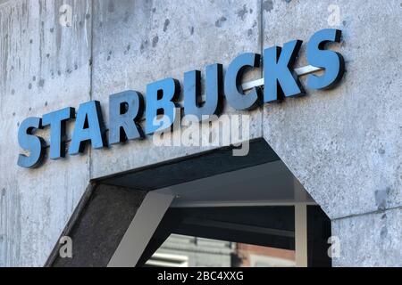 Logo Starbuck su un muro ad Amsterdam Paesi Bassi 2020 Foto Stock